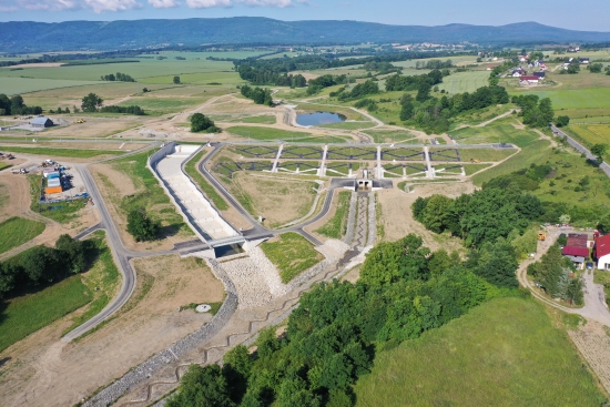 波兰克罗斯水库项目